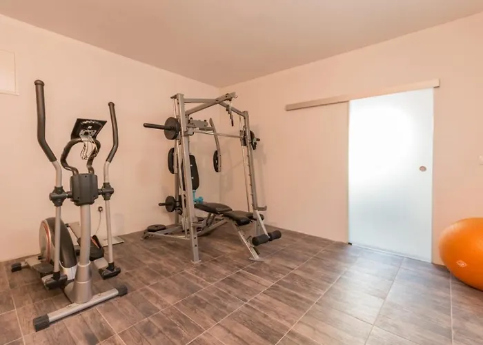 Caro Biograd Na Moru